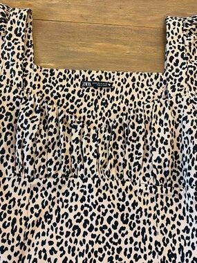 ZARA Leopard Print Blouse Women’s Medium Balloon Sleeve Ruched Top
